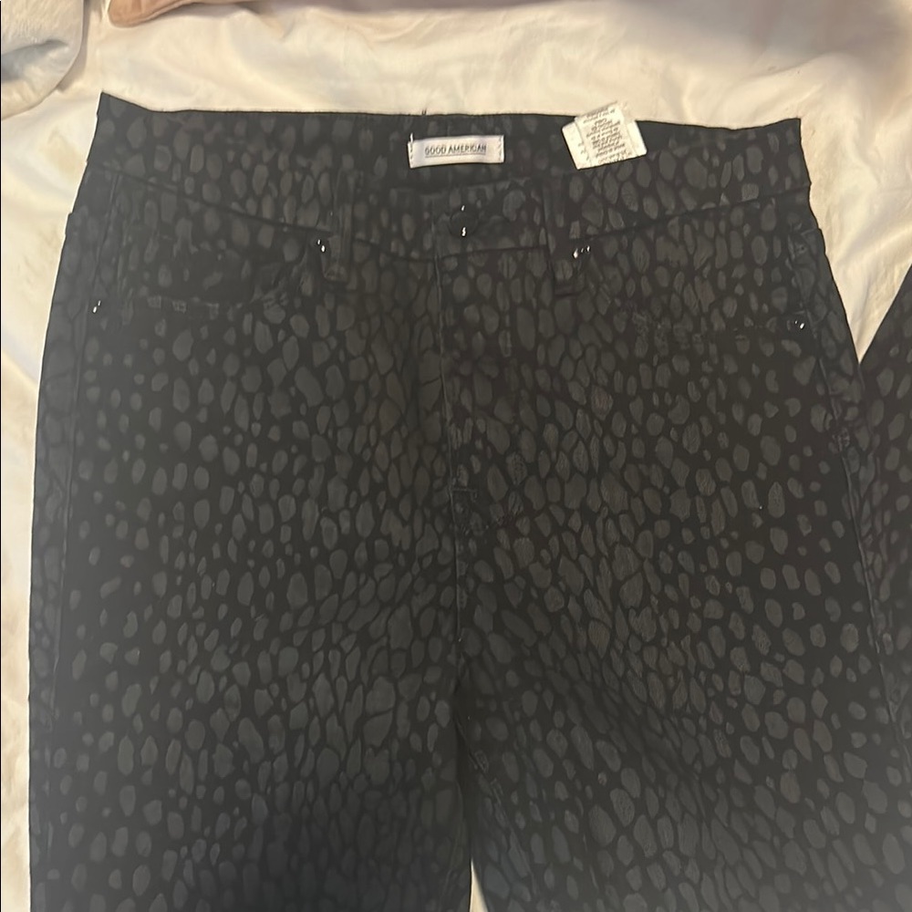 Women's Good American Black Leopard Print
Crop Jeans Size 10 / 30